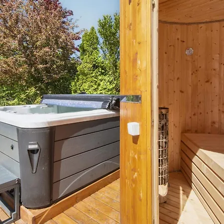 8 Person In R Nde 4* Rønde